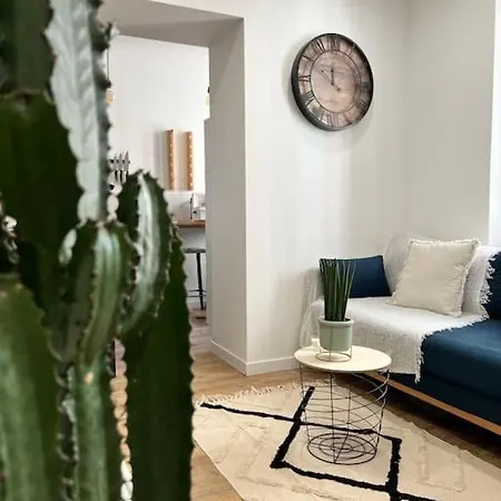 1 Neuf A 100 M Des Plages Et De La Gare * Сен-Рафаэль