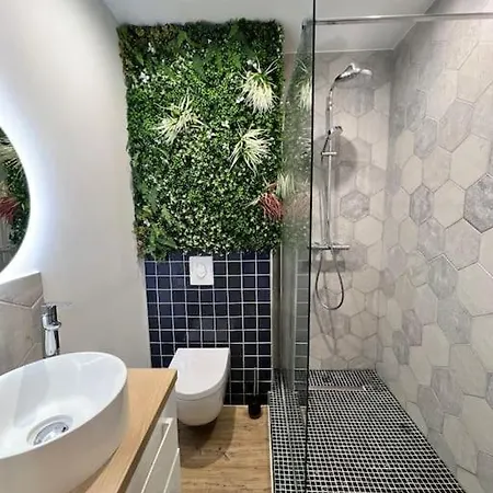 1 Neuf A 100 M Des Plages Et De La Gare *