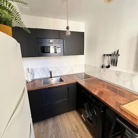 1 Neuf A 100 M Des Plages Et De La Gare Apartment *